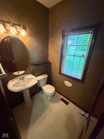 4064 Shady Pointe Row, Greenwood, IN 46143