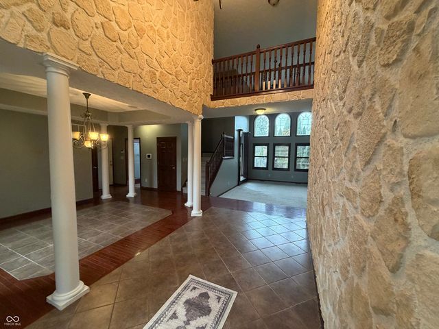 4064 Shady Pointe Row, Greenwood, IN 46143