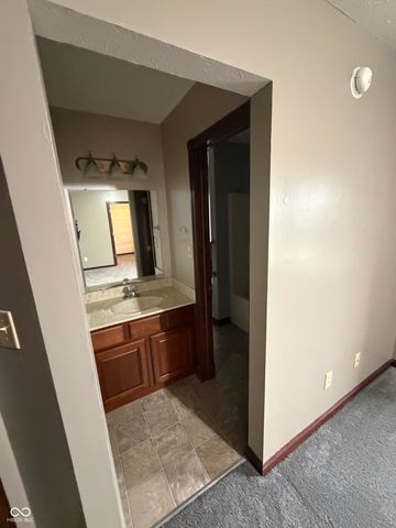 4064 Shady Pointe Row, Greenwood, IN 46143