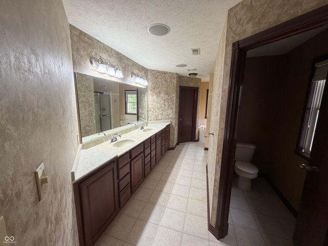 4064 Shady Pointe Row, Greenwood, IN 46143