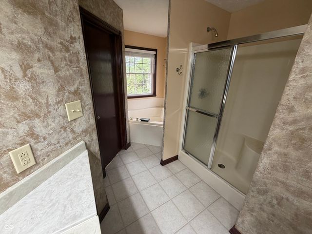 4064 Shady Pointe Row, Greenwood, IN 46143