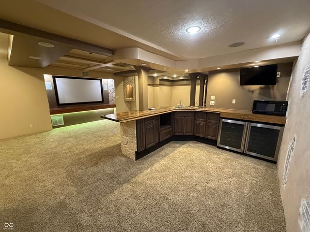 4064 Shady Pointe Row, Greenwood, IN 46143