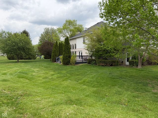 4064 Shady Pointe Row, Greenwood, IN 46143