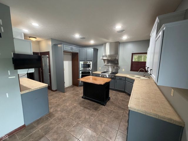 4064 Shady Pointe Row, Greenwood, IN 46143