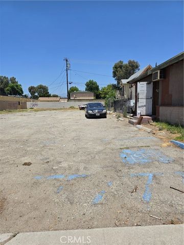 855 W Holt Avenue, Pomona, CA 91768