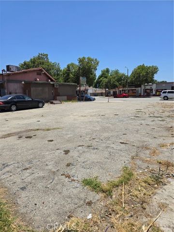 855 W Holt Avenue, Pomona, CA 91768