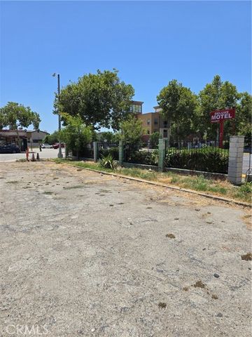 855 W Holt Avenue, Pomona, CA 91768