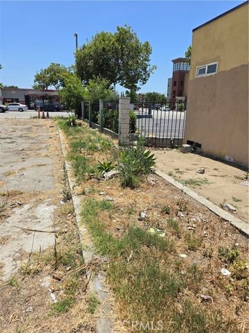 855 W Holt Avenue, Pomona, CA 91768