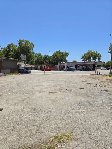 855 W Holt Avenue, Pomona, CA 91768