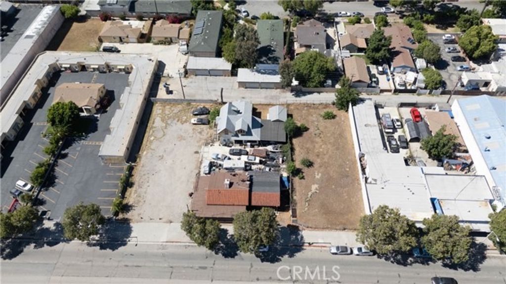 855 W Holt Avenue, Pomona, CA 91768