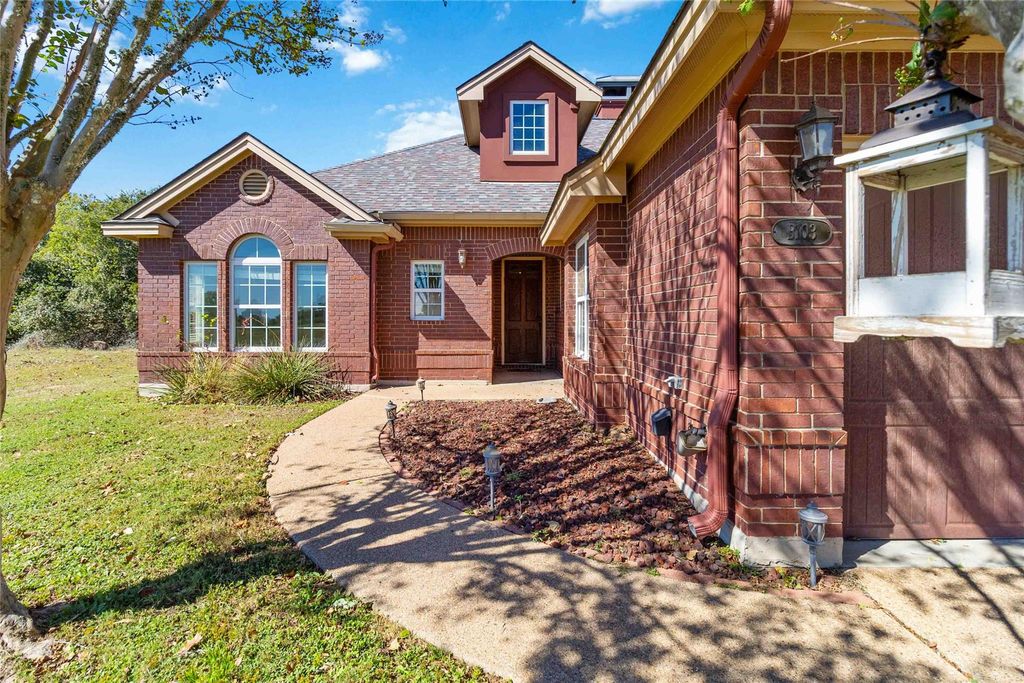 539 Colovista PKWY B103, Bastrop, TX 78602