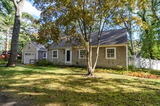 11 Burtonwood Avenue, Bourne, MA 02532