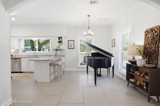 1612 S 11th Street, Ocean Springs, MS 39564