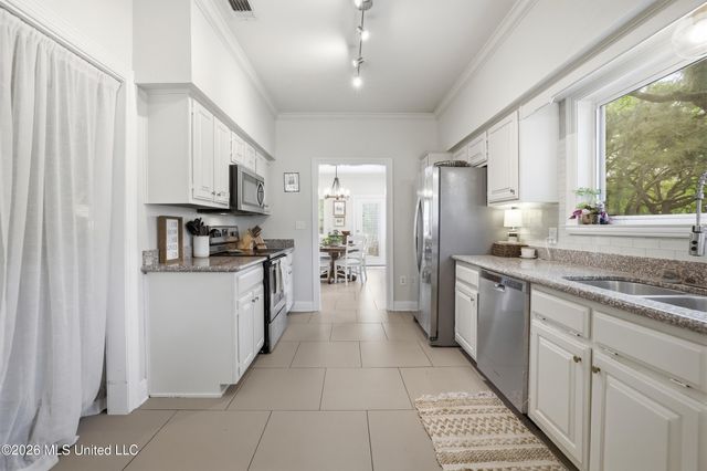 1612 S 11th Street, Ocean Springs, MS 39564