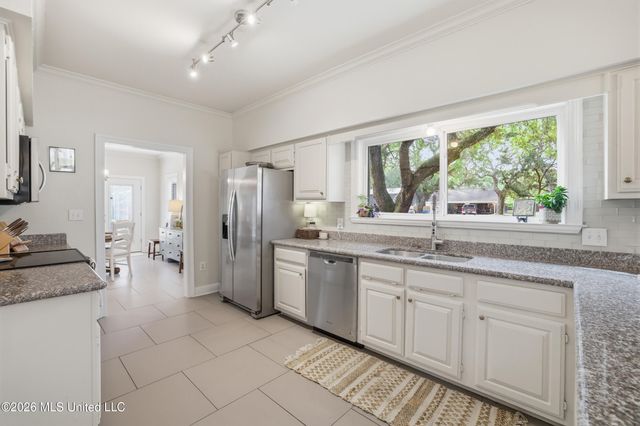 1612 S 11th Street, Ocean Springs, MS 39564