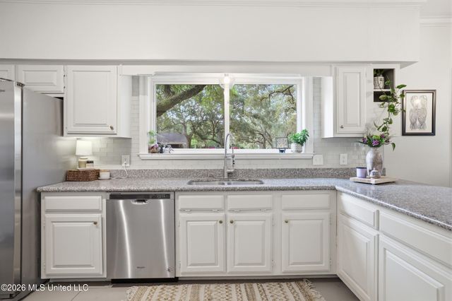 1612 S 11th Street, Ocean Springs, MS 39564