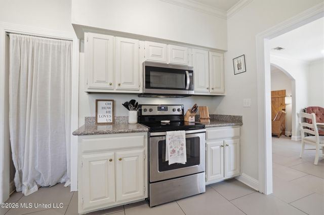 1612 S 11th Street, Ocean Springs, MS 39564