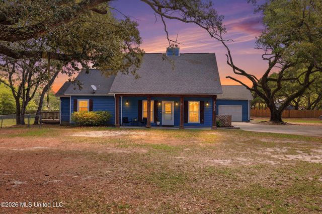 1612 S 11th Street, Ocean Springs, MS 39564