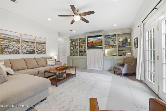 1612 S 11th Street, Ocean Springs, MS 39564