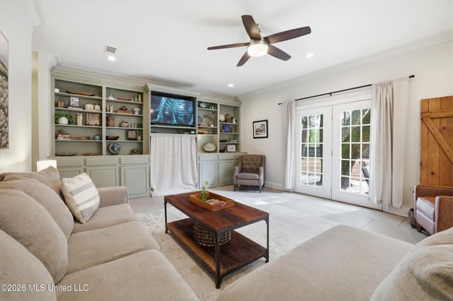 1612 S 11th Street, Ocean Springs, MS 39564