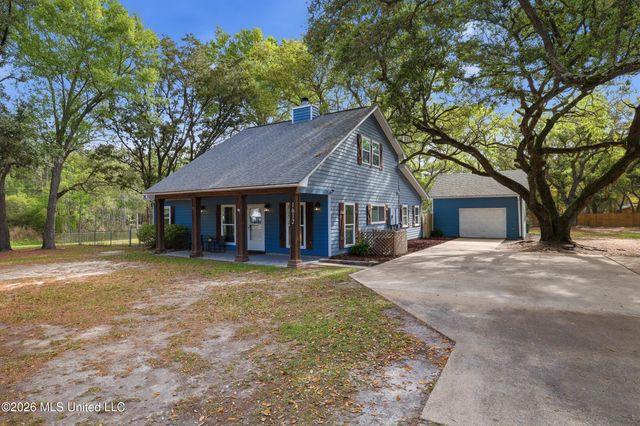 1612 S 11th Street, Ocean Springs, MS 39564