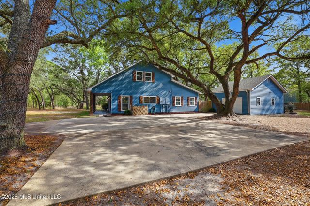 1612 S 11th Street, Ocean Springs, MS 39564