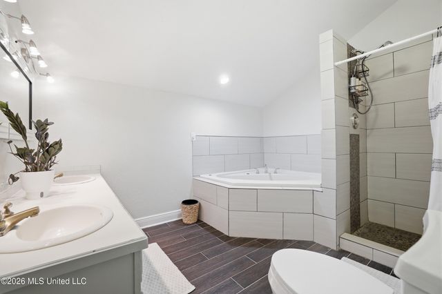 1612 S 11th Street, Ocean Springs, MS 39564