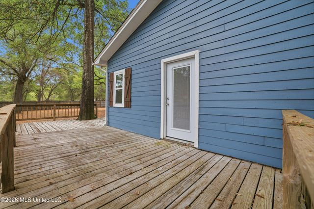 1612 S 11th Street, Ocean Springs, MS 39564