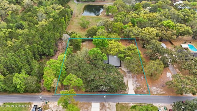 1612 S 11th Street, Ocean Springs, MS 39564