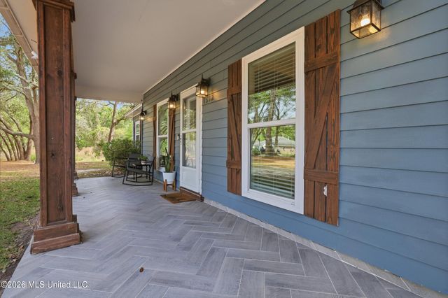 1612 S 11th Street, Ocean Springs, MS 39564