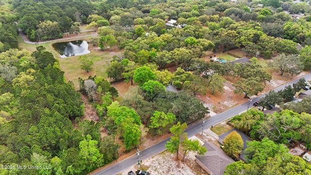 1612 S 11th Street, Ocean Springs, MS 39564