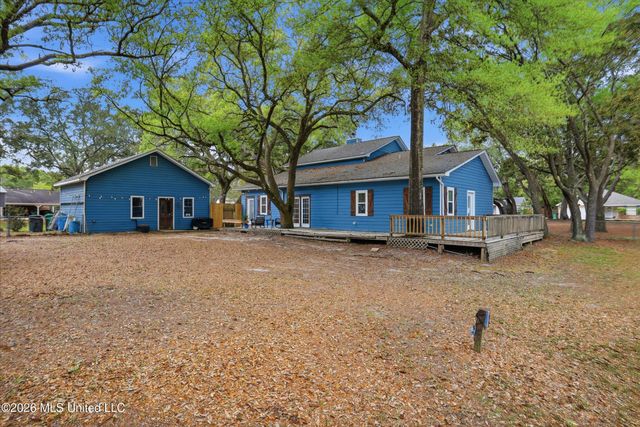 1612 S 11th Street, Ocean Springs, MS 39564