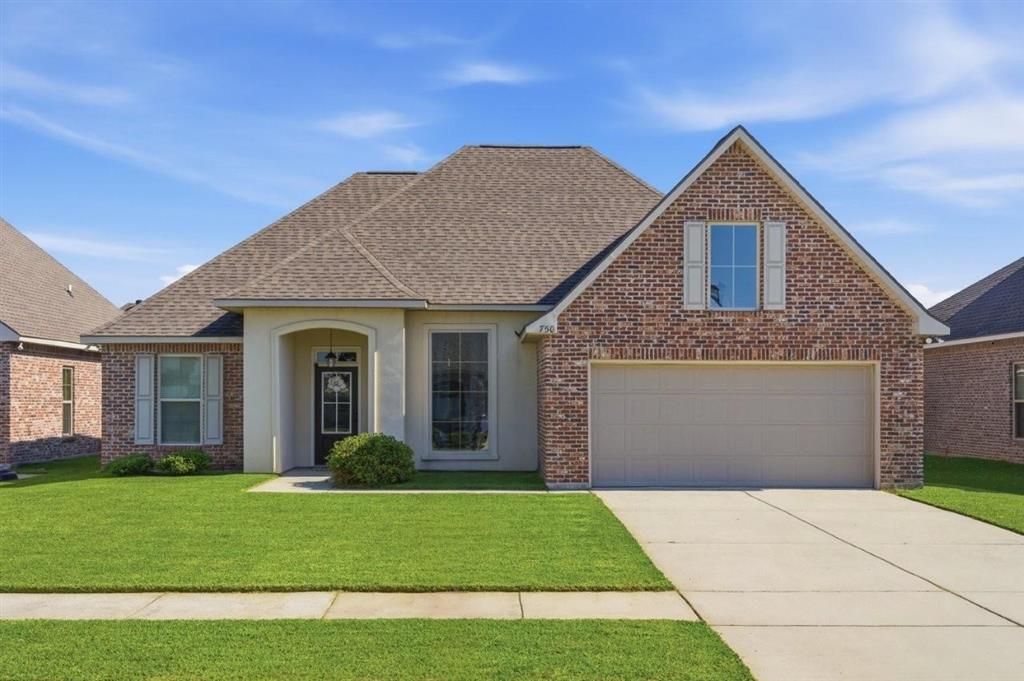 750 Lionel Lane, Lake Charles, LA 70605