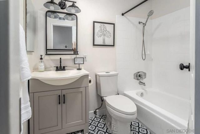 4367 Berwick, San Diego, CA 92117