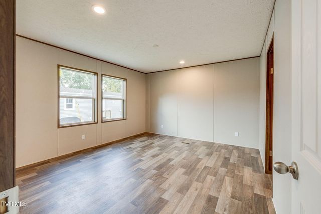 2537 Sullivan Gardens Parkway, Kingsport, TN 37660