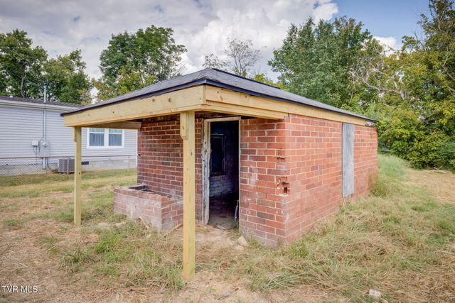 2537 Sullivan Gardens Parkway, Kingsport, TN 37660