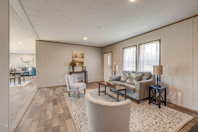 2537 Sullivan Gardens Parkway, Kingsport, TN 37660