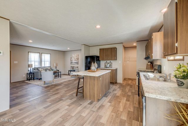 2537 Sullivan Gardens Parkway, Kingsport, TN 37660