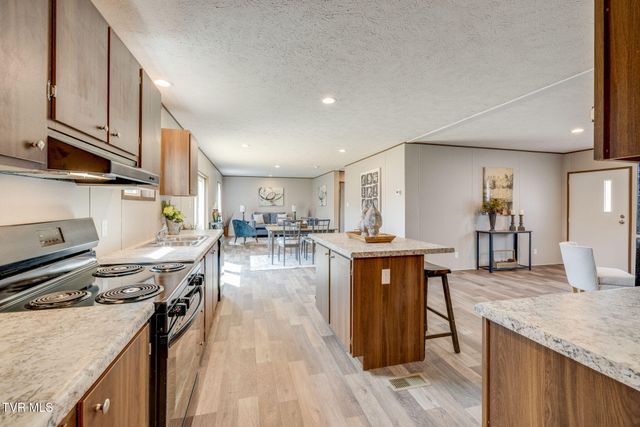 2537 Sullivan Gardens Parkway, Kingsport, TN 37660