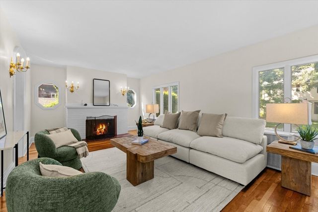 17 Preston Beach Rd, Marblehead, MA 01945