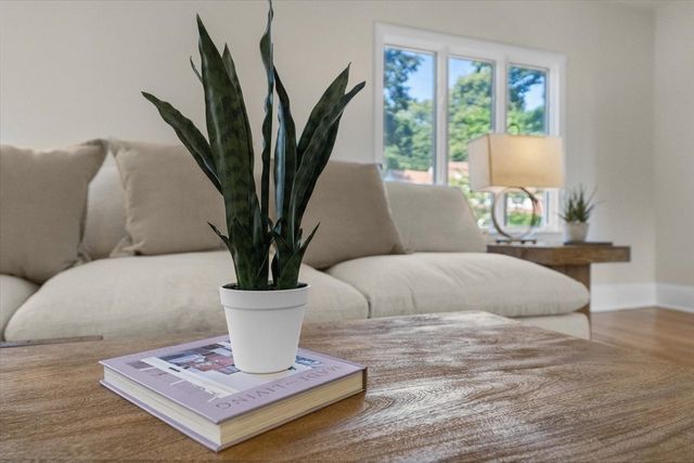 17 Preston Beach Rd, Marblehead, MA 01945