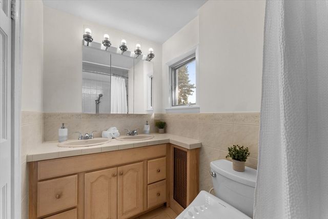 17 Preston Beach Rd, Marblehead, MA 01945
