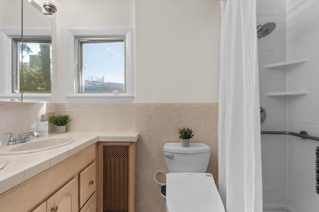 17 Preston Beach Rd, Marblehead, MA 01945