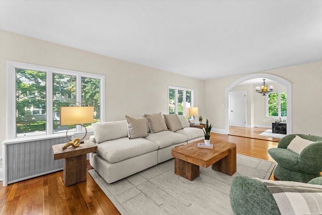 17 Preston Beach Rd, Marblehead, MA 01945
