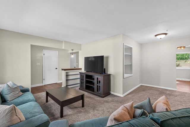 W128N8518 Revere ROAD, Menomonee Falls, WI 53051