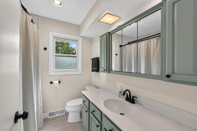 W128N8518 Revere ROAD, Menomonee Falls, WI 53051