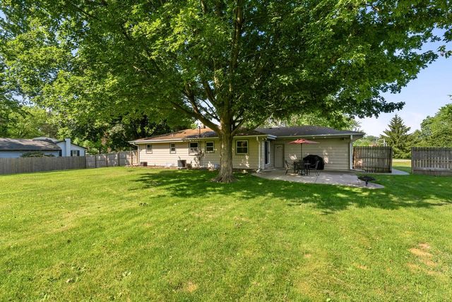 W128N8518 Revere ROAD, Menomonee Falls, WI 53051