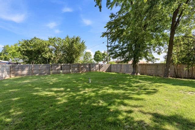 W128N8518 Revere ROAD, Menomonee Falls, WI 53051