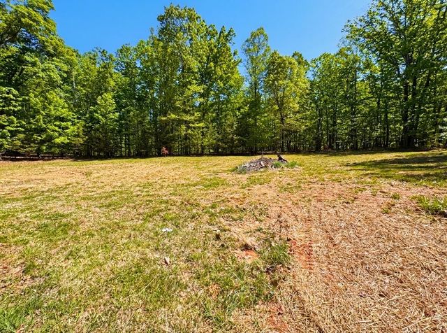 106 Ridgemont CT, Thaxton, VA 24174