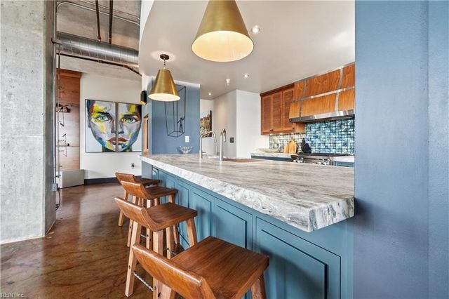 123 College Pl Unit 912, Norfolk, VA 23510
